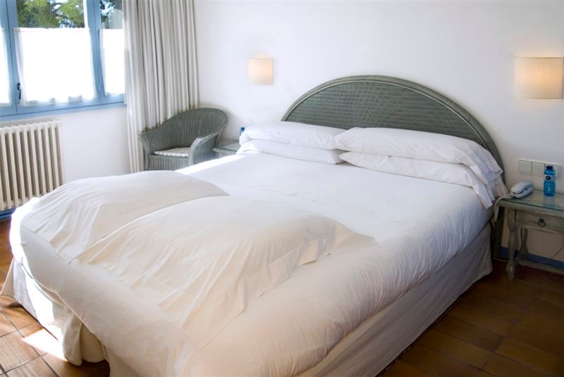 bed (2)